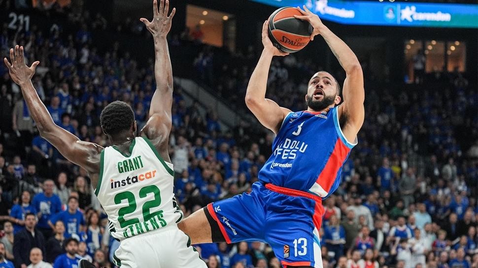 Anadolu Efes се завръща! Серията от плейофи е изравнена