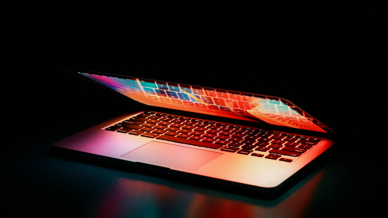 За първи път от Apple след 20 години: Възможно е да не видим нов MacBook Pro тази година