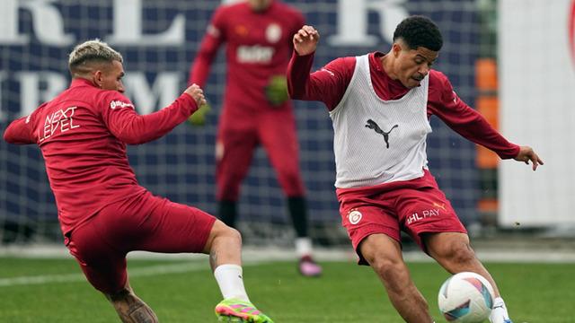 Galatasaray продължи подготовката си за мача със Sivasspor