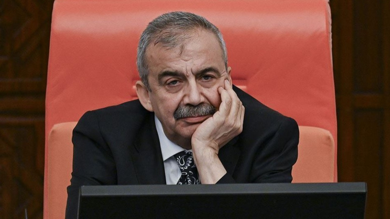 ИЗВЪНРЕДНИ НОВИНИ... Sırrı Süreyya Önder загуби живота си