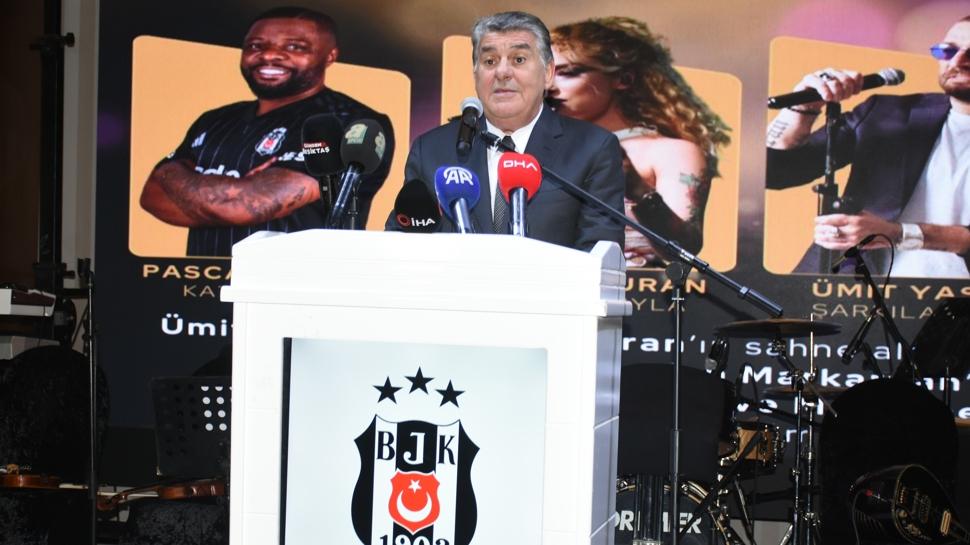 Президентът на Beşiktaş Сердал Адалъ говори в асоциацията Malatya Beşiktaşlılar