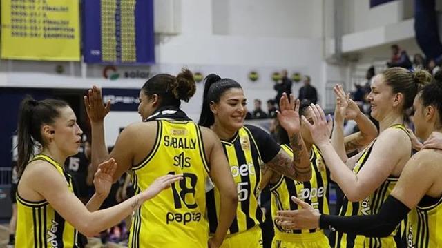 Fenerbahçe Opet излиза на терена за шампионата!
