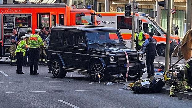 Автомобил се вряза в тълпа в Щутгарт, Германия
