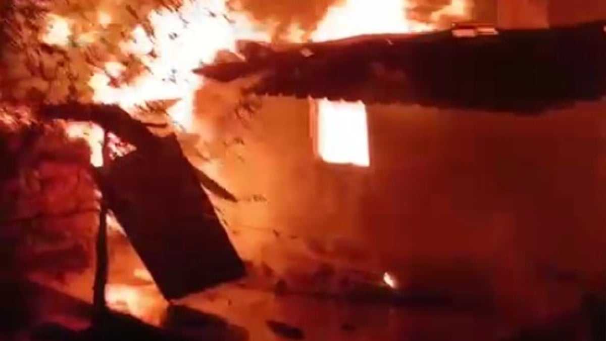 2 къщи станаха неизползваеми при пожар в Карабук