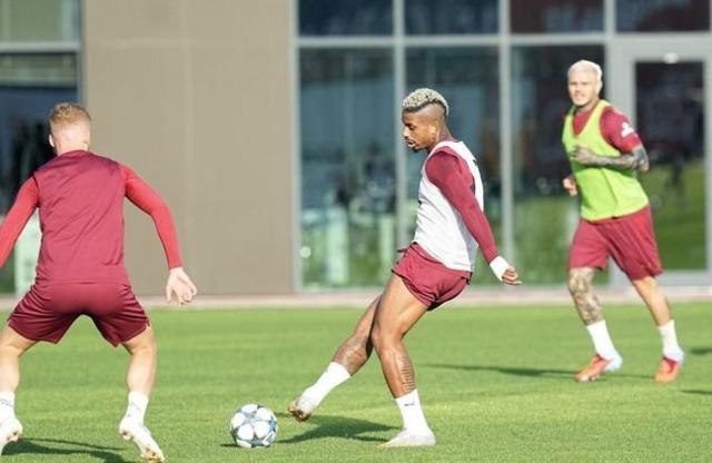 Galatasaray започва подготовка за мача с Айнтрахт Франкфурт