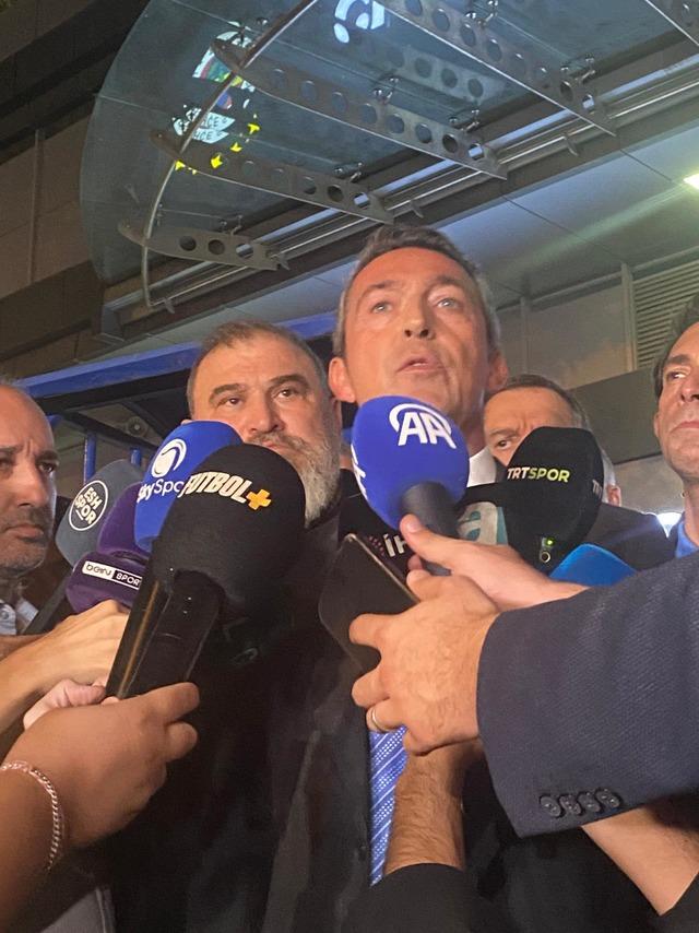 Президентът Али Коч не остави нито дума без внимание в края на мача! Спорното решение на Фенербахче в полунощ