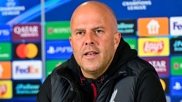 Изявление на Ливърпул преди мача с фойерверки! Феновете на Галатасарай спретнаха шоу пред хотела