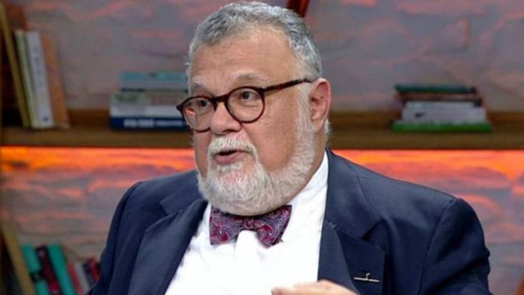 Celal Şengör в съда с наемодателя