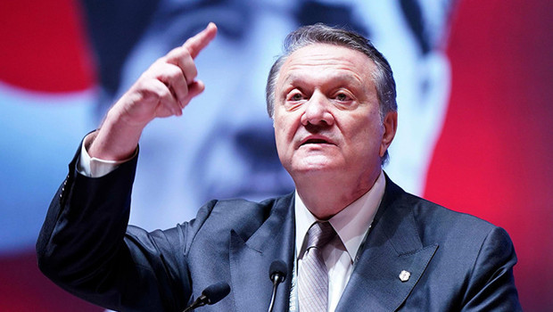 Hasan Arat е отстранен от Beşiktaş за 1 година!