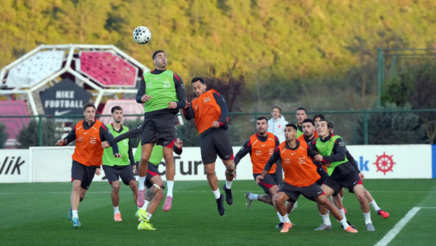 Националният отбор работи извънредно срещу България!