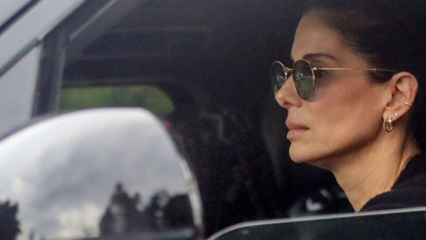 Той погребва голямата си любов, която не е могъл да обича пълноценно… Минаха две години, а болката не е намаляла… Тя дори не иска да излезе на улицата