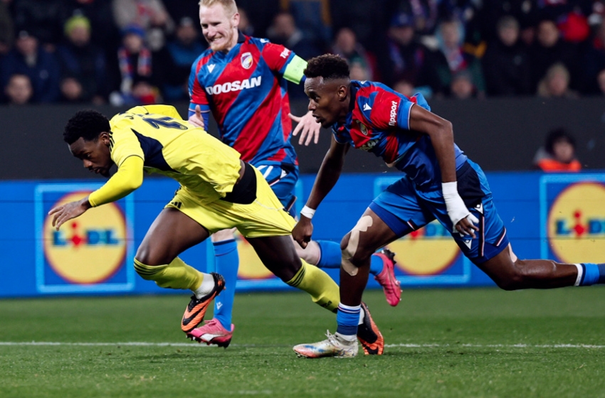 Çekler bile penaltı dedi! ‘Hakem Türkleri çileden çıkardı‘