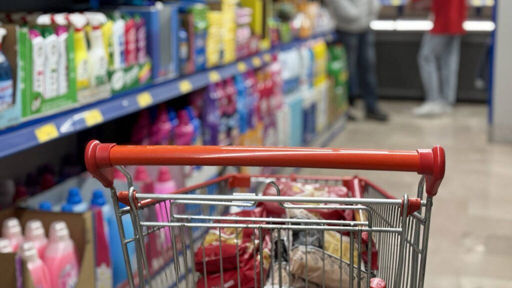 Критични данни за минималната работна заплата: Обявяване на данни за глада и линията на бедност