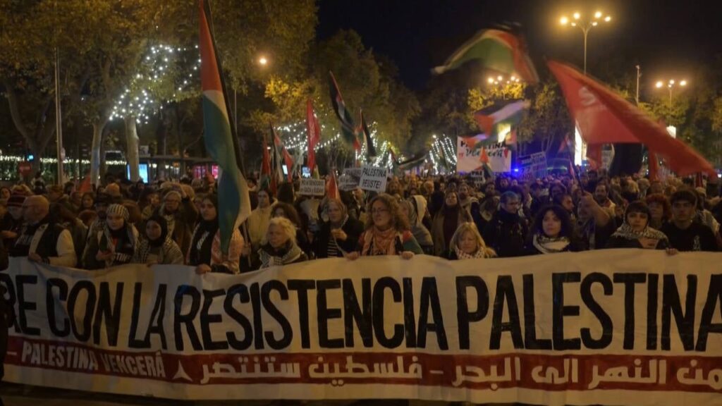 İspanya’nın 40’tan fazla noktasında Filistin’e destek eylemi: „Soykırımı durdurun“
