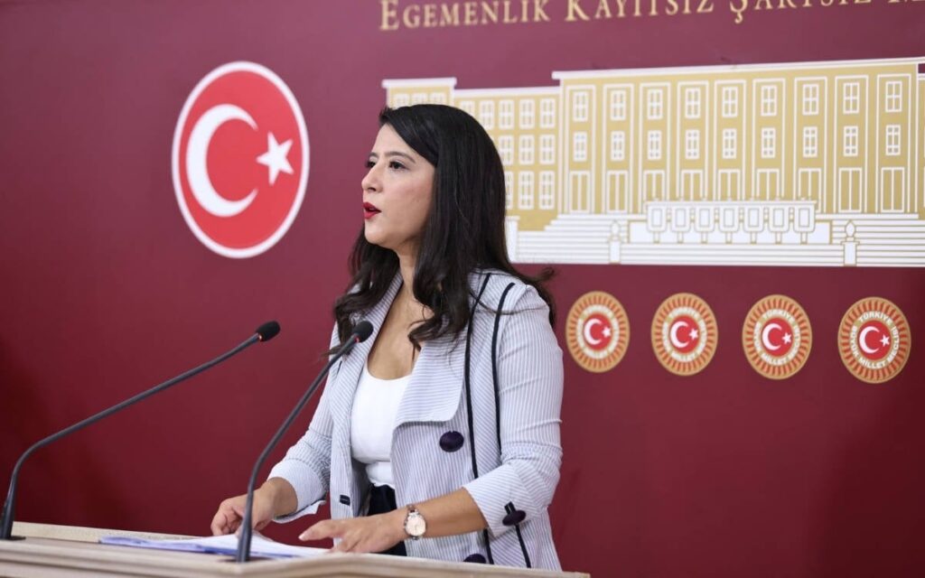 „Защо действията на жените и ЛГБТИ+ засягат „националните ценности“?“