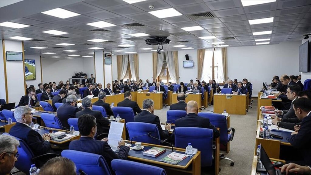 Астрономическа заплата и признание за торпедо в Парламента