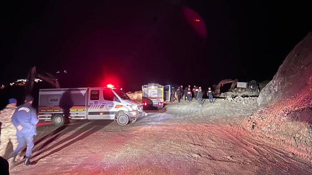 Срутване на мина в Сивас: Започна издирвателна и спасителна операция