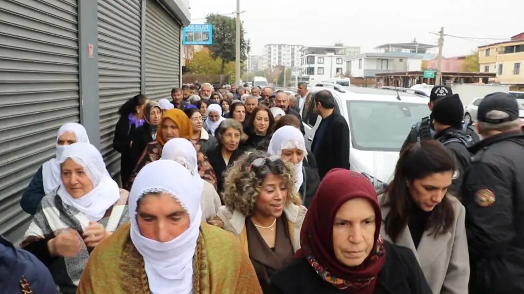 PKK’liler için kurulan taziye ve verilen mevlide kitlesel ziyaret