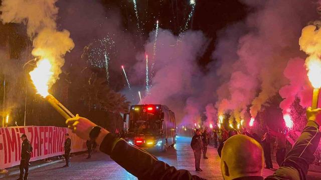 Galatasaray посрещнат с музика от Шампионската лига в Анталия