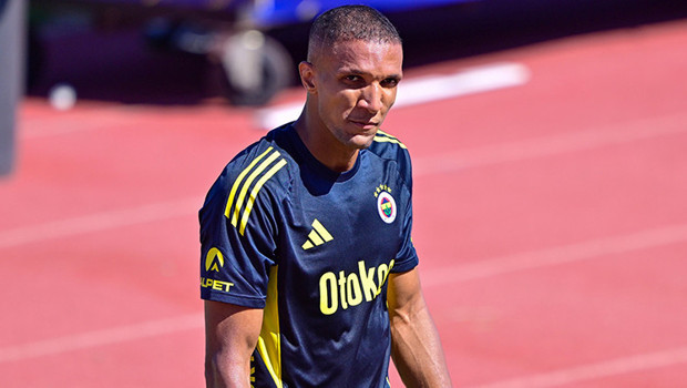 Rodrigo Becao е извън състава на Fenerbahçe! Изненада след Ирфан Кан Кахвечи и Дженк Тосун