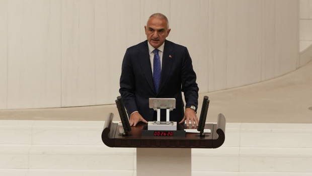 При представянето на бюджета за 2026 г. на Общото събрание на Великото национално събрание на Турция министър Ерсой: Вървим към световно лидерство в туризма и ще постигнем целта от 64 млрд. долара
