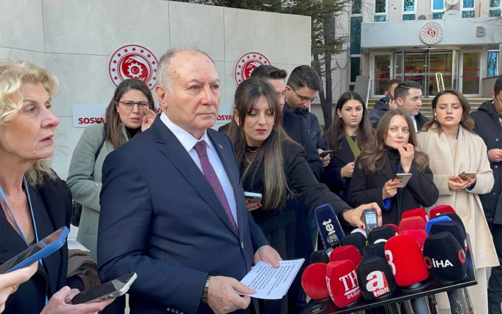 Комисията за определяне на минималната работна заплата се събра, TÜRK-İŞ не седна на масата