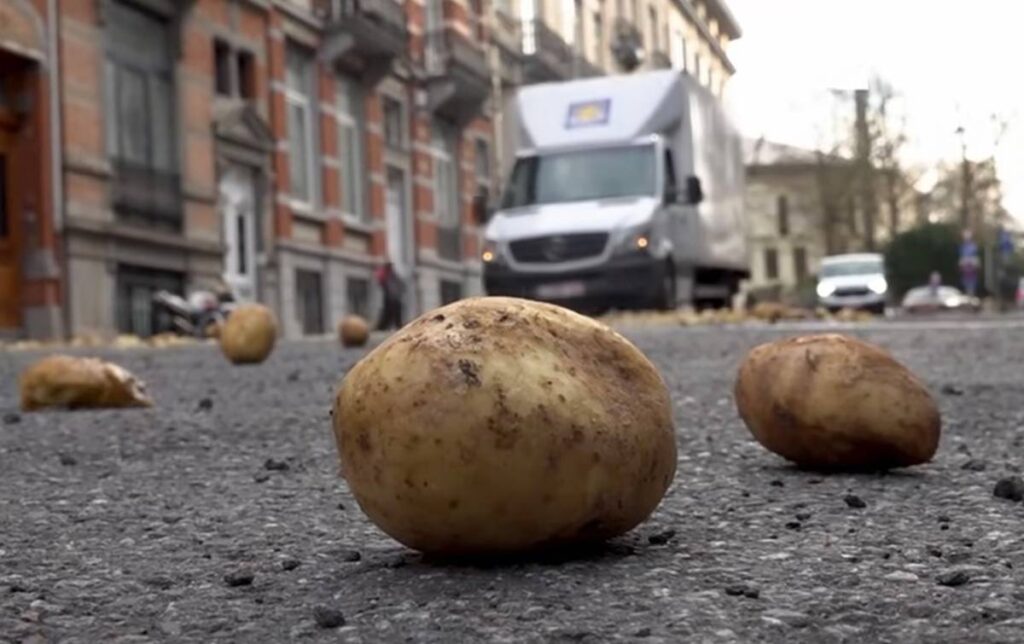 Avrupa Birliği: Öfkeli çiftçiler Mercosur anlaşmasını erteletti, kriz yeni yıla devrediyor