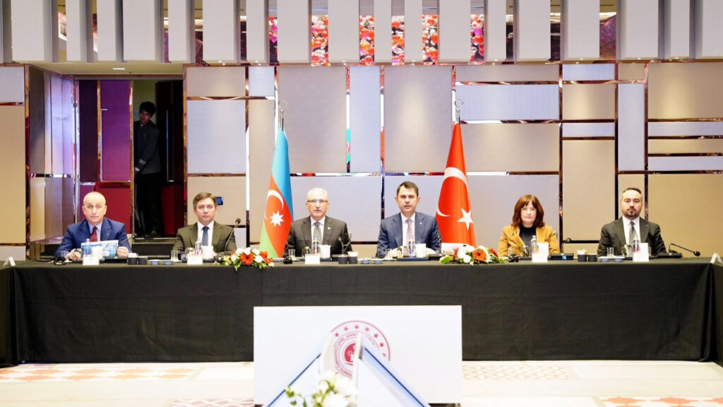 Bakan Kurum, COP29 Başkanı Babayev ile görüştü