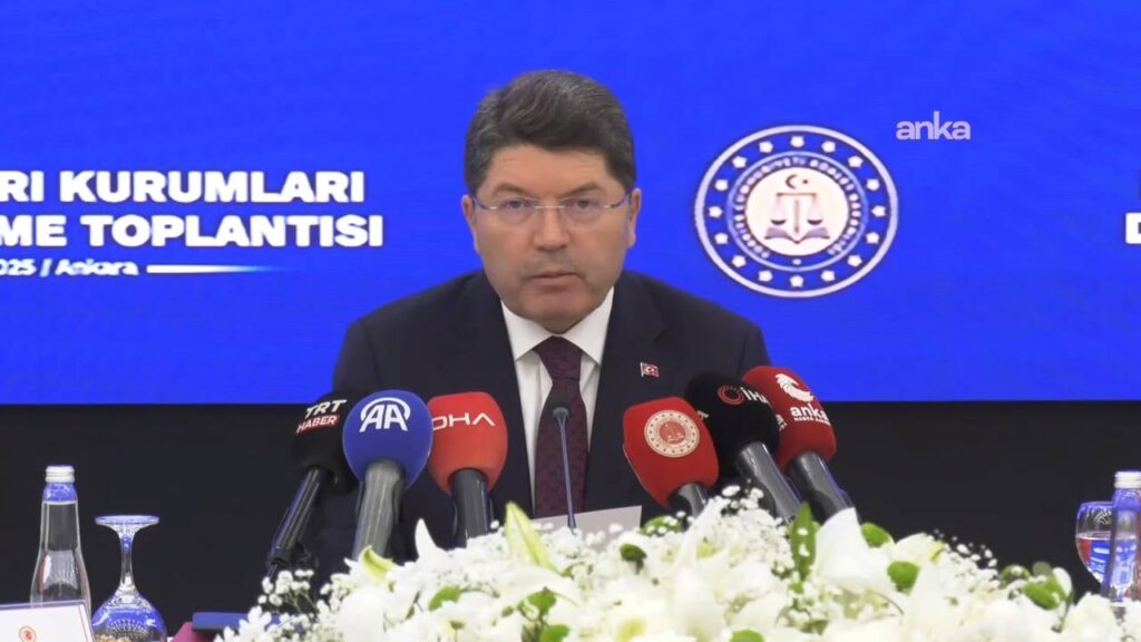 Изявление на министър Тунч относно Конституцията: „Нашата цел е да изплатим дълга си към нацията за една демократична, гражданска конституция с широко участие“