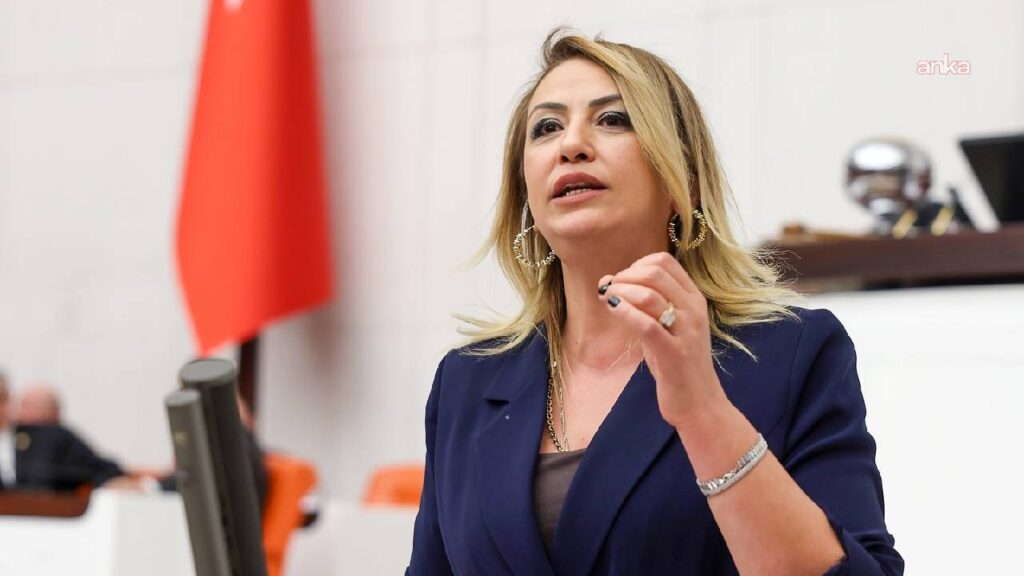 Въпрос от Kara от CHP към министър Tunç: Ще включва ли 11-ият съдебен пакет престъпниците, претърпели земетресения?