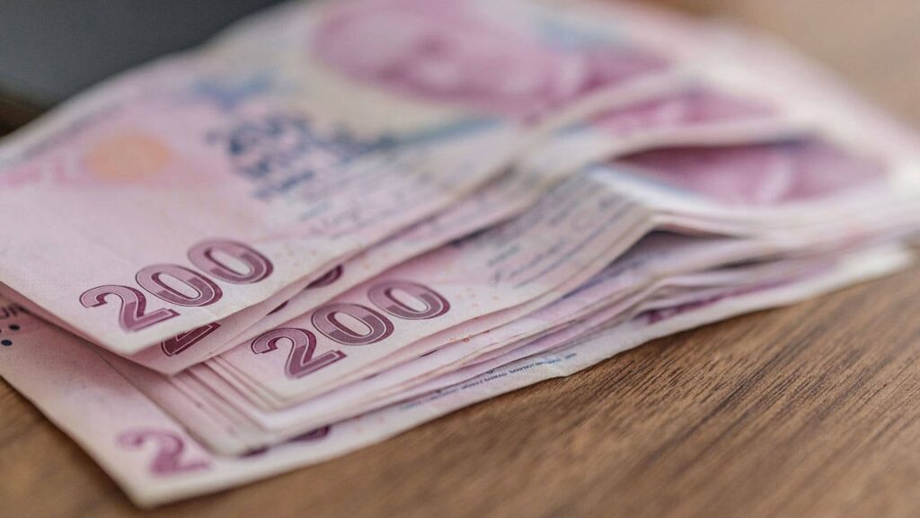 Gözler yeni rakamda: Asgari ücret için „Almanya“ örneği