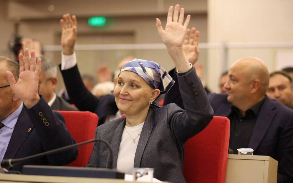 Гюлшах Дурбай е под наблюдение в интензивното отделение, свързан с респиратор