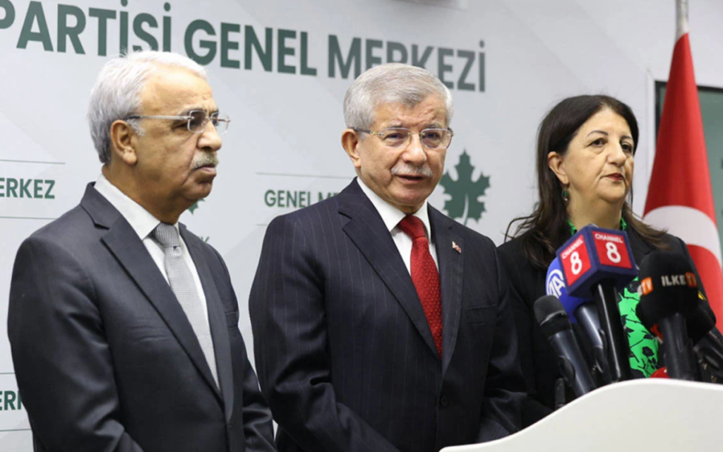 Делегация на İmralı посещава Давутоглу: Трябва бързо да се предприемат правни мерки