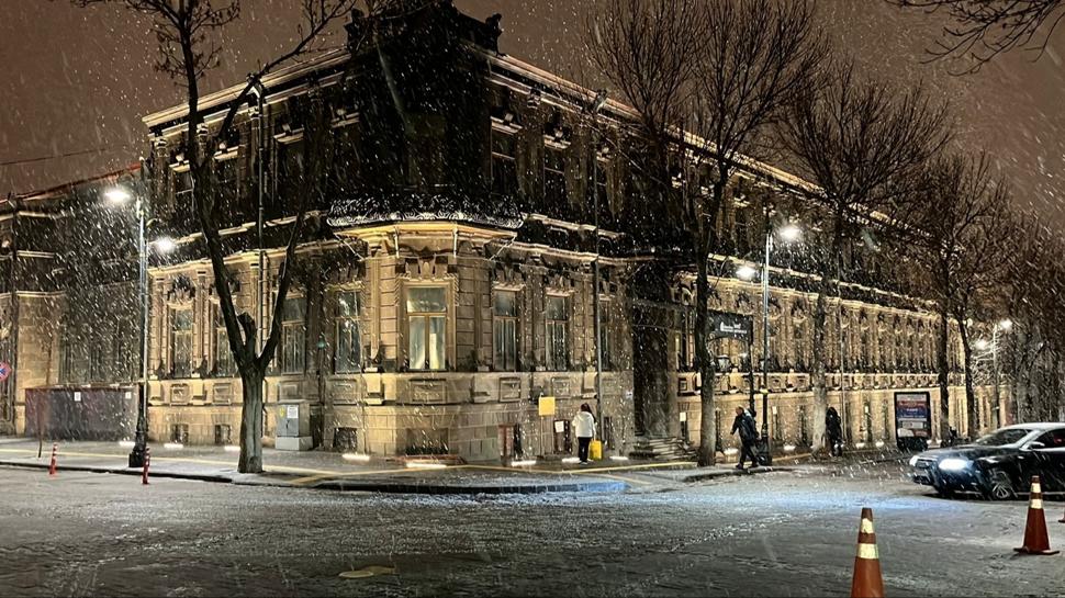 Зимата засилва ефекта си в Карс… 17 затворени пътища в селата