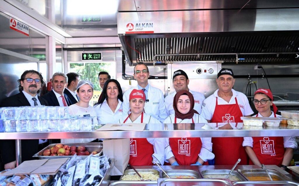 Как ресторантите в града се превърнаха в лакмус за демокрацията?