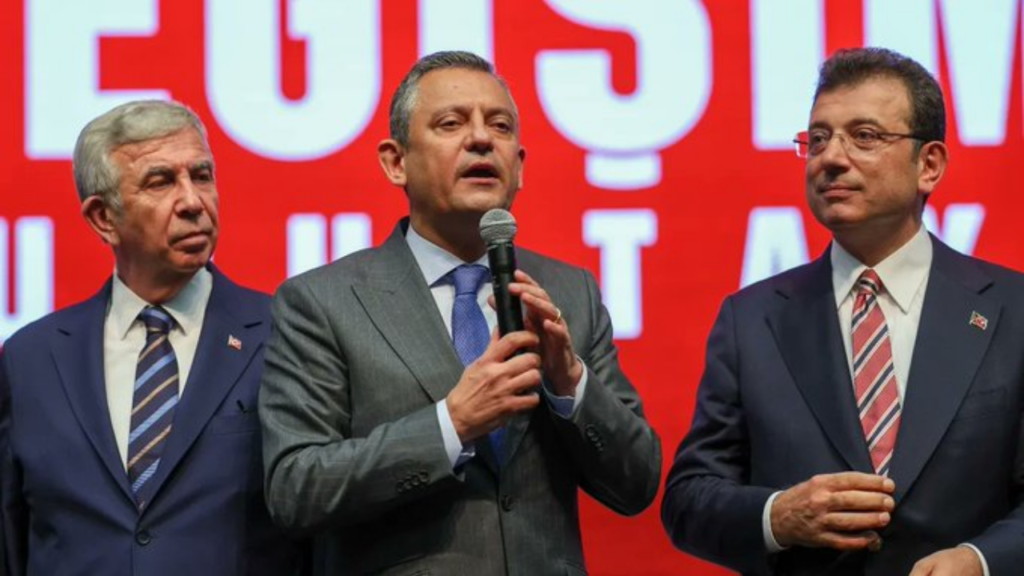 Özgür Özel: Erdoğan’ı yenecek bir aday bulunur; Mansur Yavaş kolay lokma değil, İmamoğlu’nun da yedeği değil