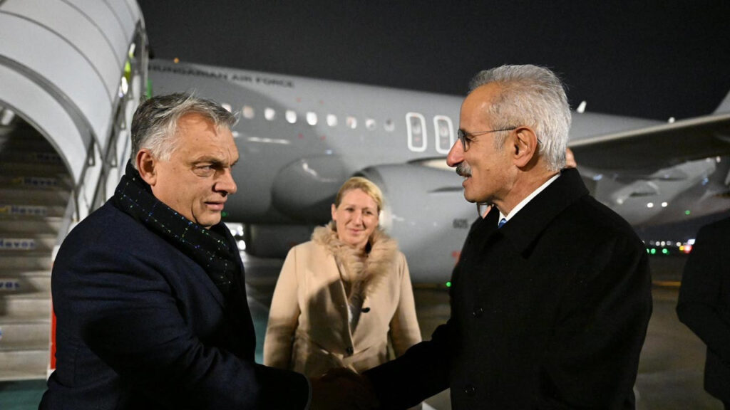 Министър Уралоглу приветства унгарския министър-председател Орбан