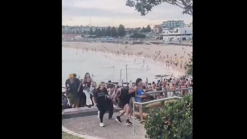 Нападение с огнестрелно оръжие на плажа в Австралия: 10 загинали, много ранени