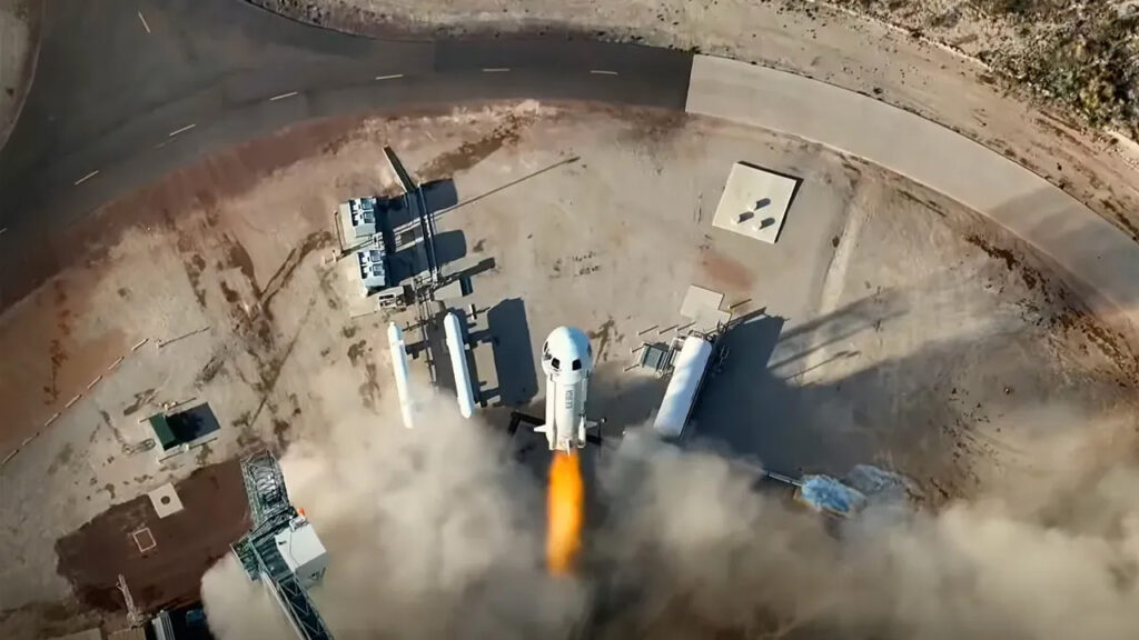 Още едно първо излизане в космоса: известен милиардер ще направи това, което НАСА не е направила