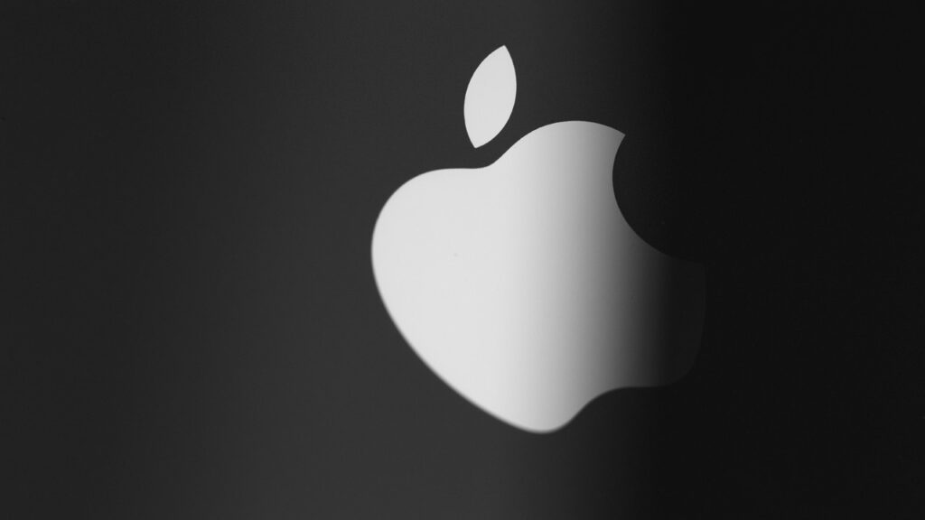 Кой ще бъде новият главен изпълнителен директор на Apple? Появи се още едно изненадващо име