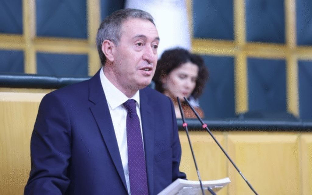 Bakırhan’dan Özgür Özel’e tepki: Cellat defterini açacaksak hepiniz borçlu çıkarsınız