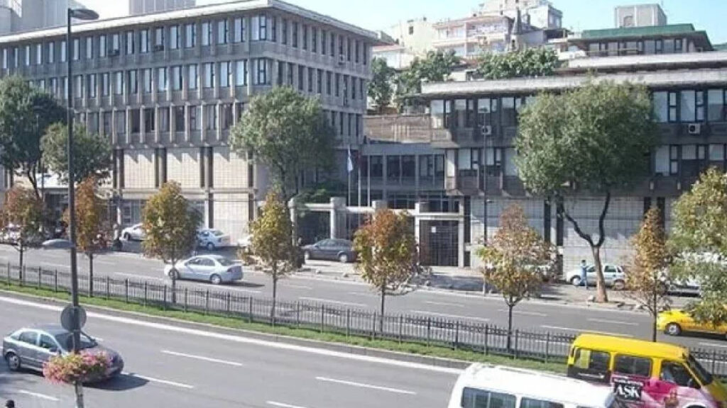 Unkapanı’ndaki SGK binası lüks otel oluyor