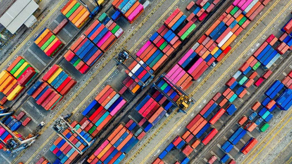 Износ на стойност 25,3 милиарда долара към съседните страни за 11 месеца