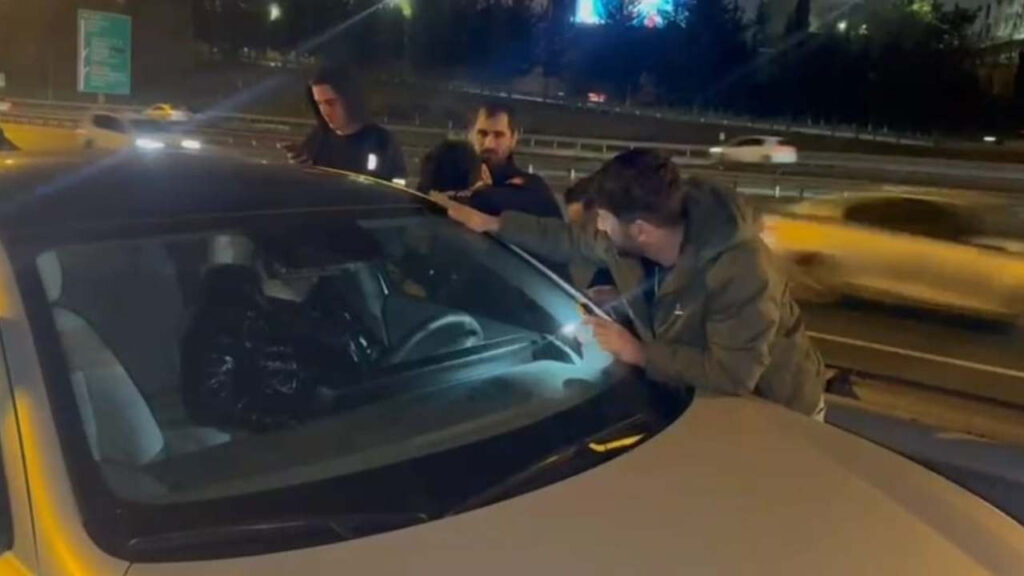 TEM Otoyolu’nda uyuyakalan sürücü baltayla uyandırıldı