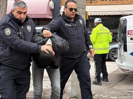 Yarış yaparken yayaların arasına daldı! 3 kişinin ölümüne neden olan sürücü tutuklandı