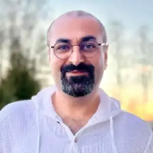 Иран: Политическа безизходица, срив на легитимността