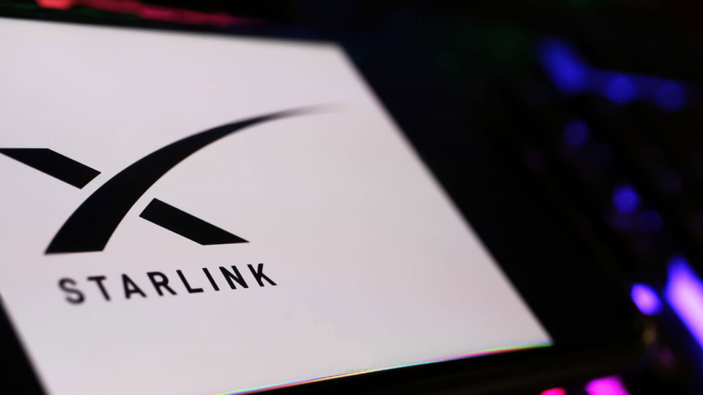 Alçak dünya yörüngesinde büyük göç: Starlink uyduları aşağı çekiliyor