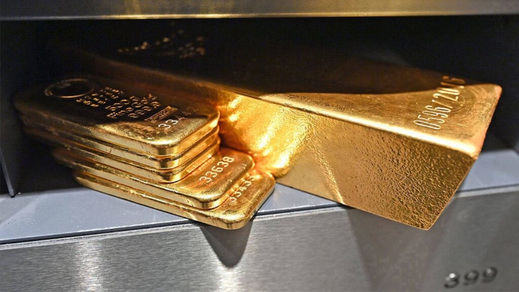 Спад в цената на килограм злато