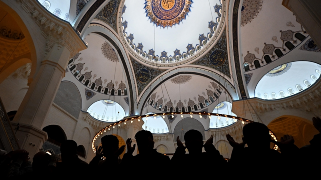 KANDİL TARİHİ: 2026 Berat Kandili ne zaman?