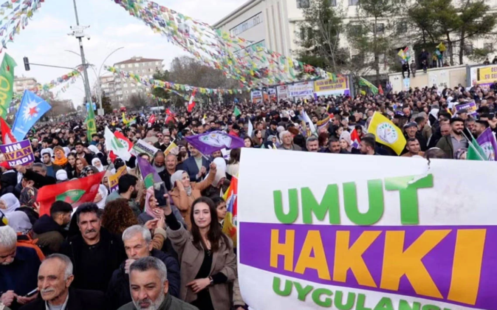 Diyarbakır miting yasakları yargıya taşındı: „Ne olursa olsun bu mitingi yapacağız“